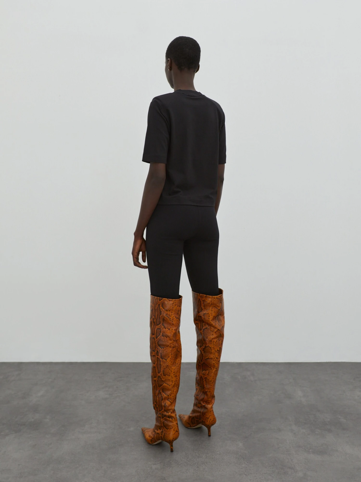 EDITED T-shirts Shirt Nanda Dames Zwart 5 EDITED T-shirts Shirt Nanda Dames Zwart - Afbeelding 3