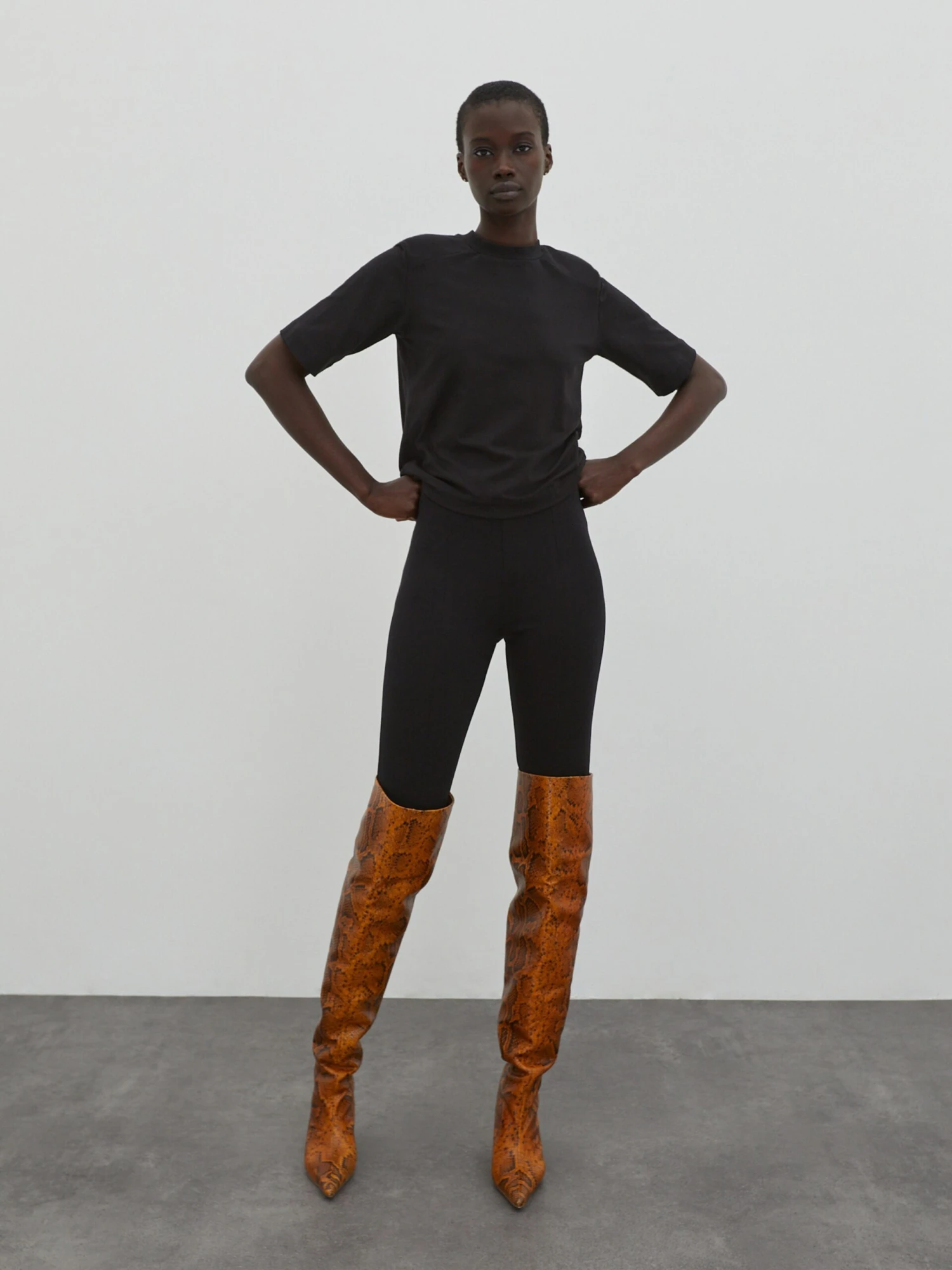 EDITED T-shirts Shirt Nanda Dames Zwart 7 EDITED T-shirts Shirt Nanda Dames Zwart - Afbeelding 5