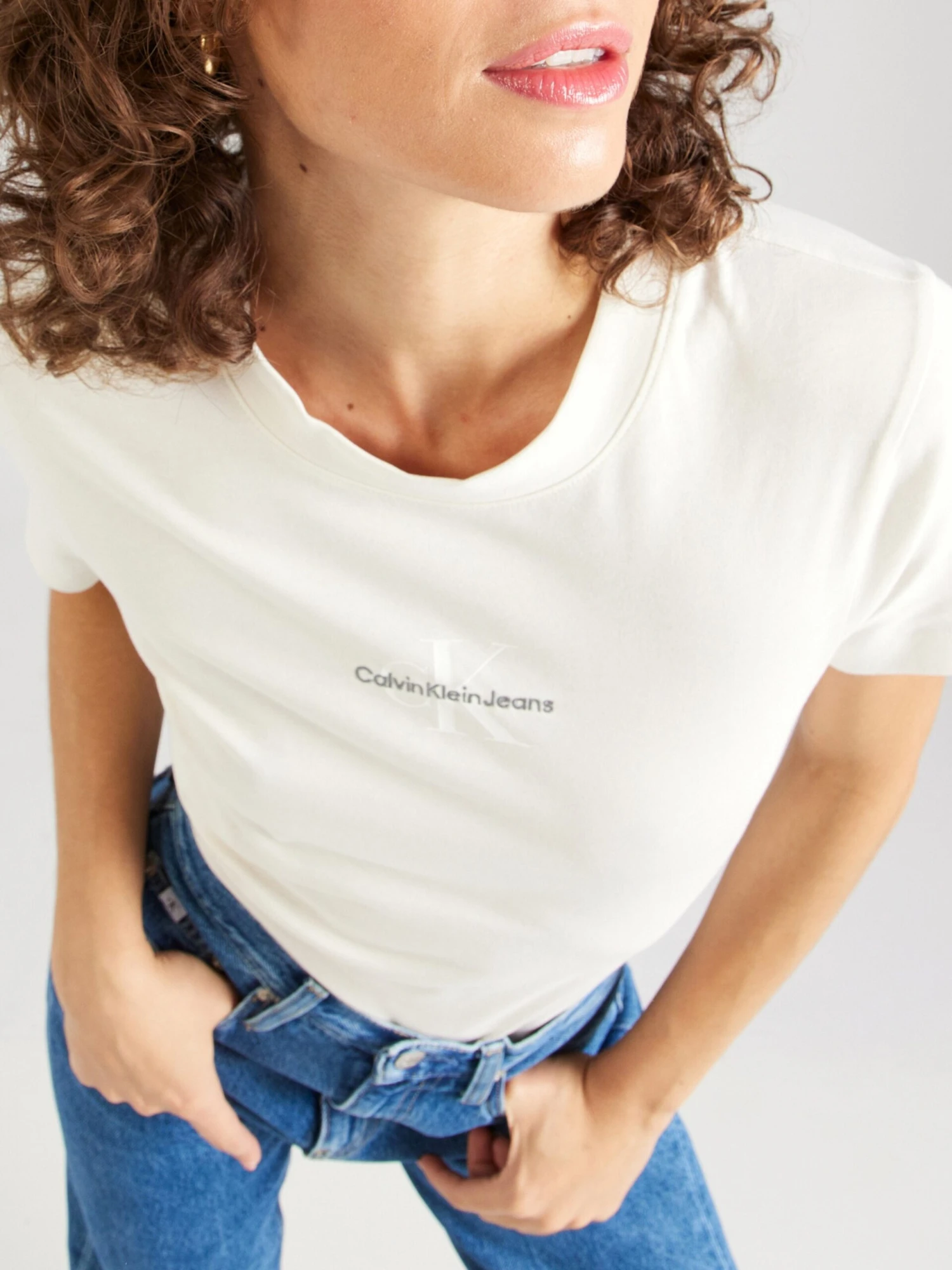 Calvin Klein Jeans T-shirts Shirt Dames Wit / Offwhite 4 Calvin Klein Jeans T-shirts Shirt Dames Wit / Offwhite - Afbeelding 2