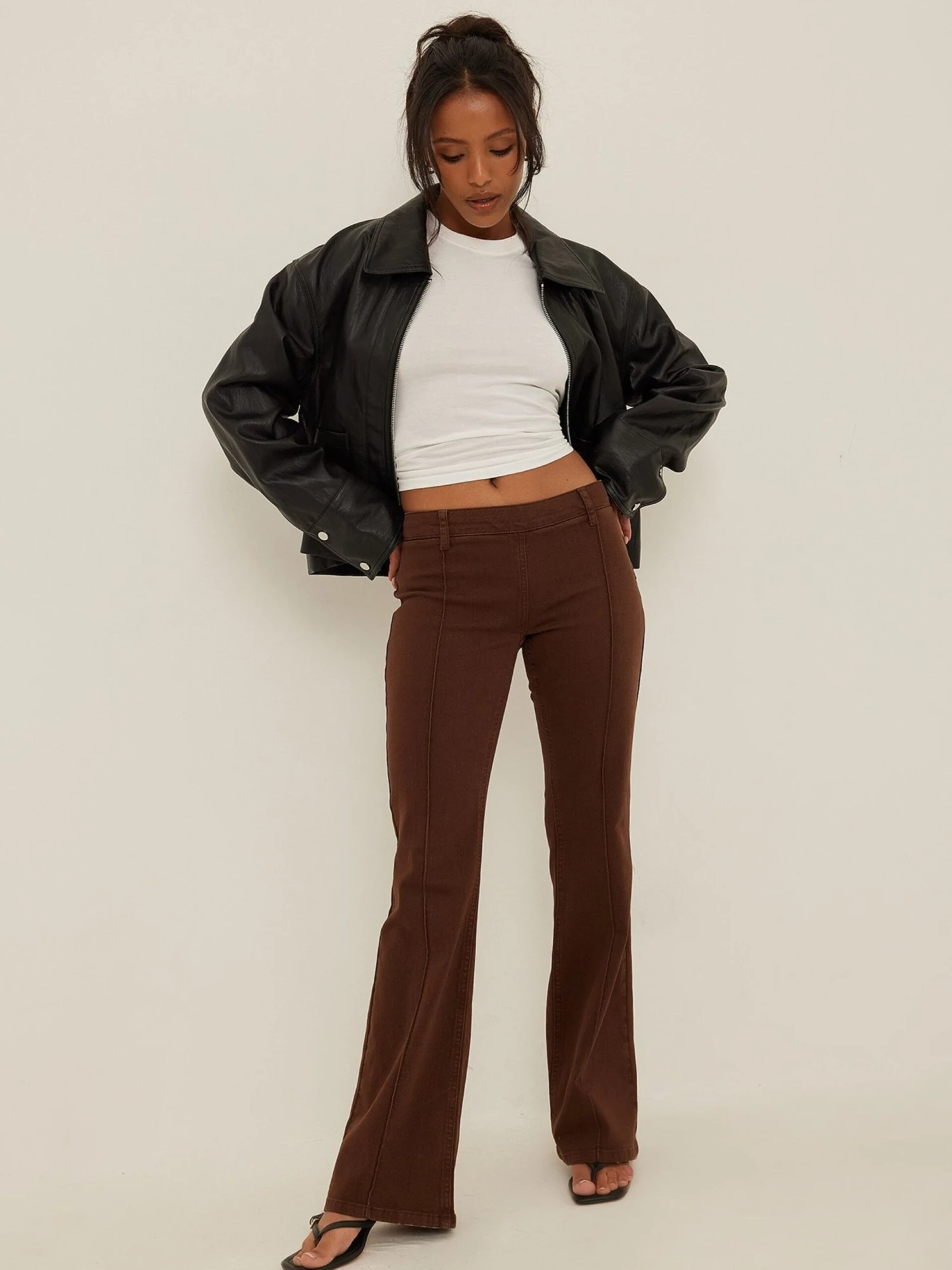 NA-KD Bootcut Flared Jeans Dames Bruin 5 NA-KD Bootcut Flared Jeans Dames Bruin - Afbeelding 3