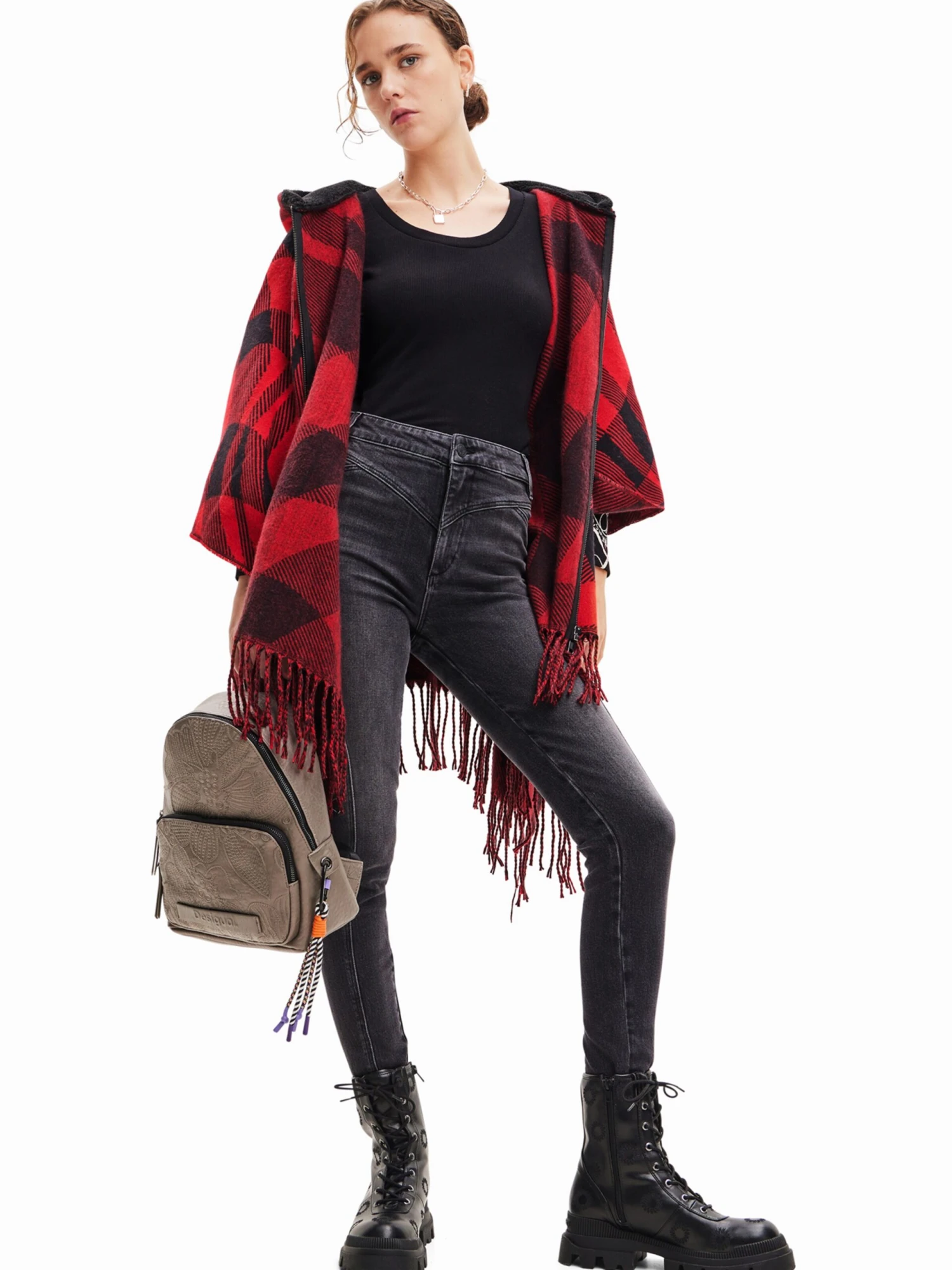 Desigual Ponchos & Kimonos Cape Dames Rood 7 Desigual Ponchos & Kimonos Cape Dames Rood - Afbeelding 5