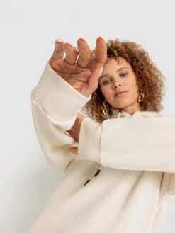 Hoodies Sweatshirt Dames Crème 10 Hoodies Sweatshirt Dames Crème -Dameskleding Verkoop Winkel 64ed76b23fecb1015c5e31817b365d5c