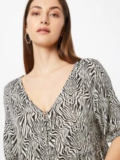 ICHI Mini Jurken Jurk Dames Zwart / Wit 11 ICHI Mini Jurken Jurk Dames Zwart / Wit -Dameskleding Verkoop Winkel bba978d9355b02299fa0659cda4b8cb8