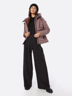 Khujo Tussenjassen Tussenjas Lovina Dames Bessen -Dameskleding Verkoop Winkel ccb4af3c62ebc2affe7eeacfc5dcee9d