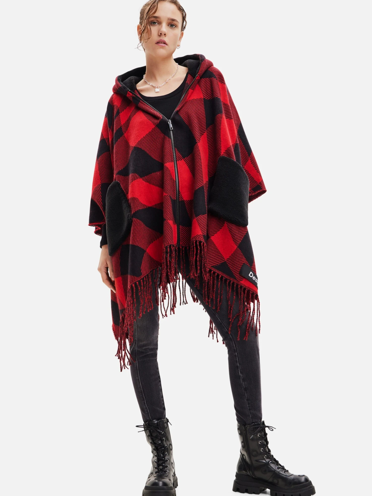 Desigual Ponchos & Kimonos Cape Dames Rood 4 Desigual Ponchos & Kimonos Cape Dames Rood - Afbeelding 2