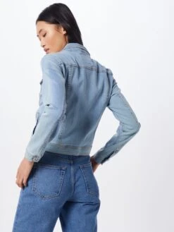 ICHI Spijkerjasjes Tussenjas Dames Lichtblauw -Dameskleding Verkoop Winkel f18b556f19c4e428cfd796540f55425a